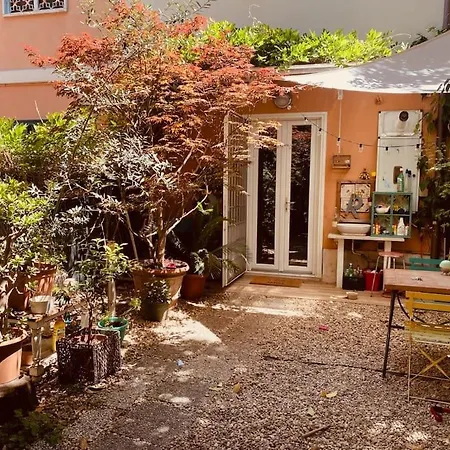 Apartament Cozy Studio Flat With Garden *