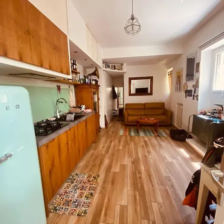 Cozy Studio Flat With Garden *