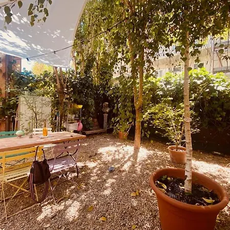Cozy Studio Flat With Garden アパート *